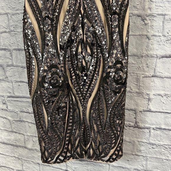 Adrianna Papell Sequin Halter Sheath Short Dress | size 2 - Picture 9 of 15